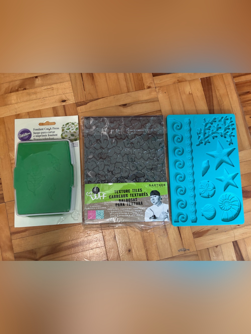 Wilton Green Leaf Embosser with Blue Sea Silicone Mold and Brown Texture Tile